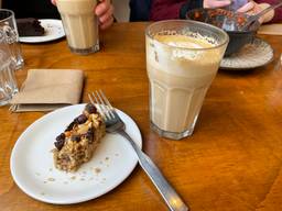 One of our regular stops in the Laurentians! Great lunch, snacks and lattes. 💜