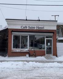 I ordered the "Eggnog Latte" during Christmas and it really is the best seasonal drink!  

Cafe St. -Henry has many branches in Montreal. I like the Jean Talon market one the most. It is a beautiful store with snow. ❄️☕️✨
