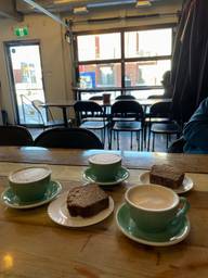 Three’s company at a favourite spot - plus we welcomed a new barista! 💓