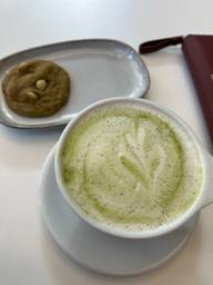 Matcha latte and matcha macadamia cookie 💛