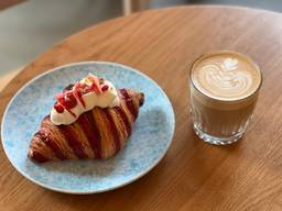 very good strawberry croissant and latte!