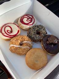 The donuts here are AMAZING and the coffee is fantastic too. Highly recommend grabbing a (socially distanced) friend and splitting a half dozen in a park. Already can’t wait to go back. 