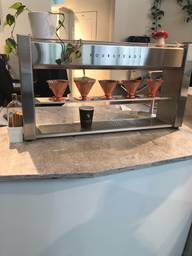 Can’t say no to some Hatch coffee (experimental Brazilian) pourover with the famous Poursteady dripper station!